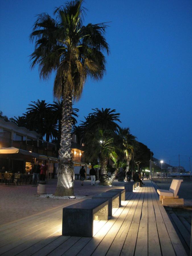Il Tulipano Apartment San Bartolomeo Al Mare Bagian luar foto